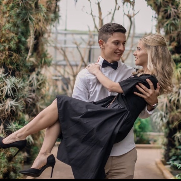 Black dress - Picture 4 of 7